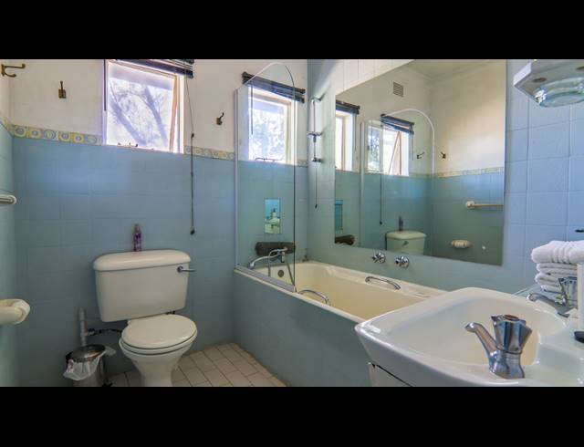 7 BEDROOM FREEHOLD FOR SALE IN DIE HOEWES